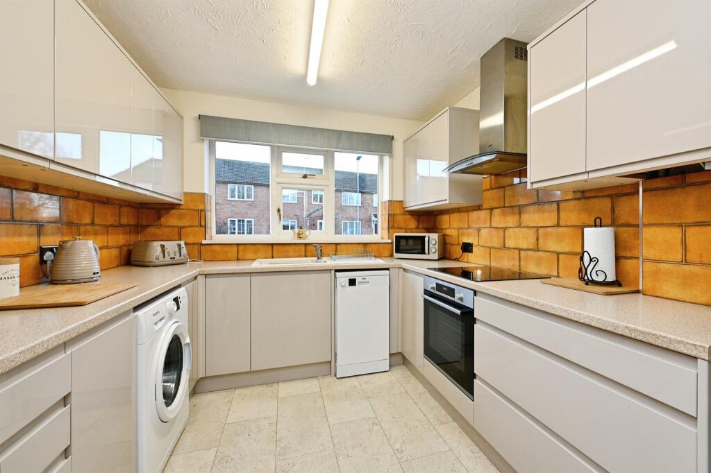 Burghley Road, South Wootton, King's Lynn photo 2