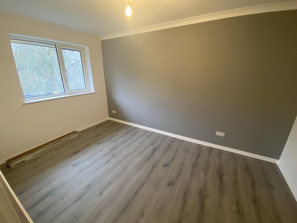 Apartment in Welwyn Hatfield, Hertfordshire - View 3
