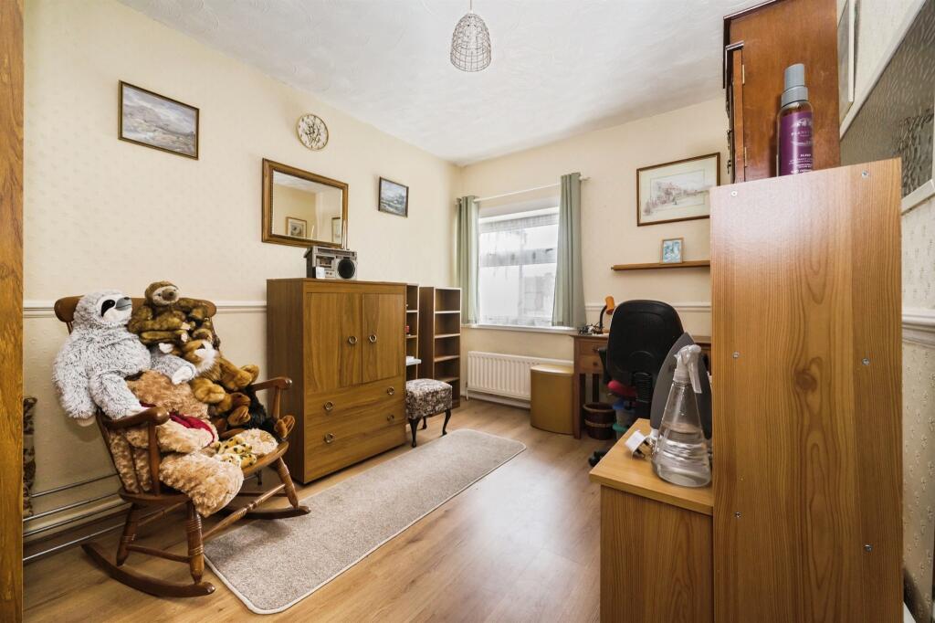 House in Southampton - More