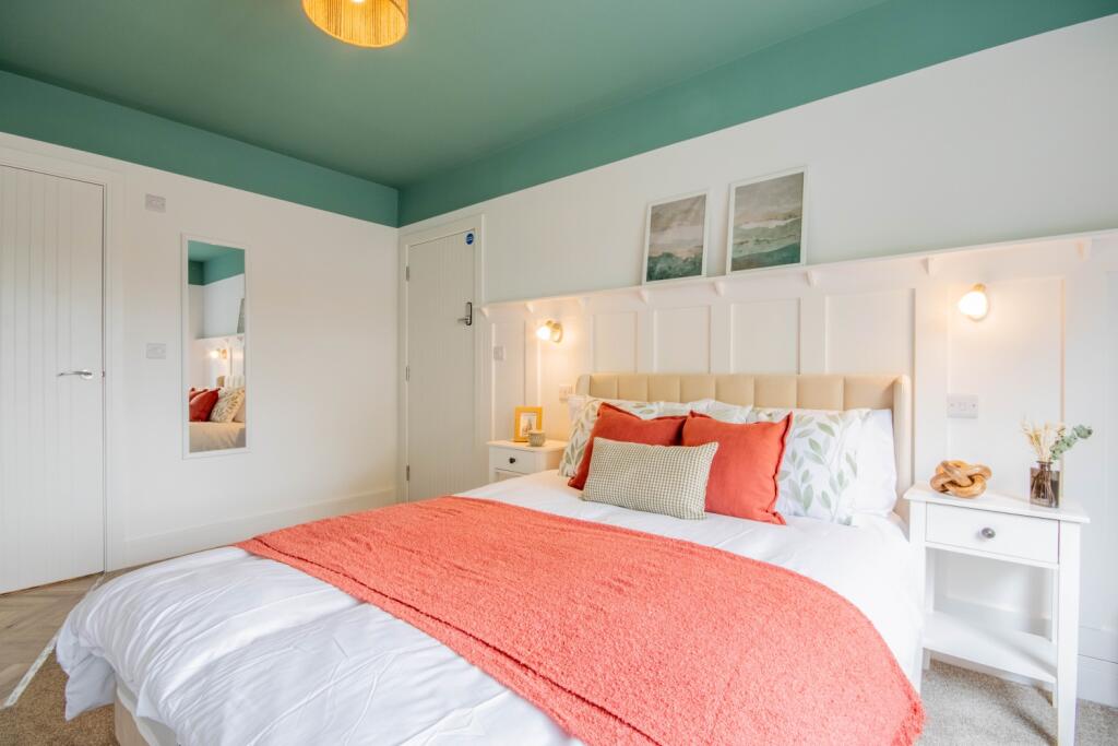 Main image of property: Room 1 100 Woodside Road, Beeston, Nottingham