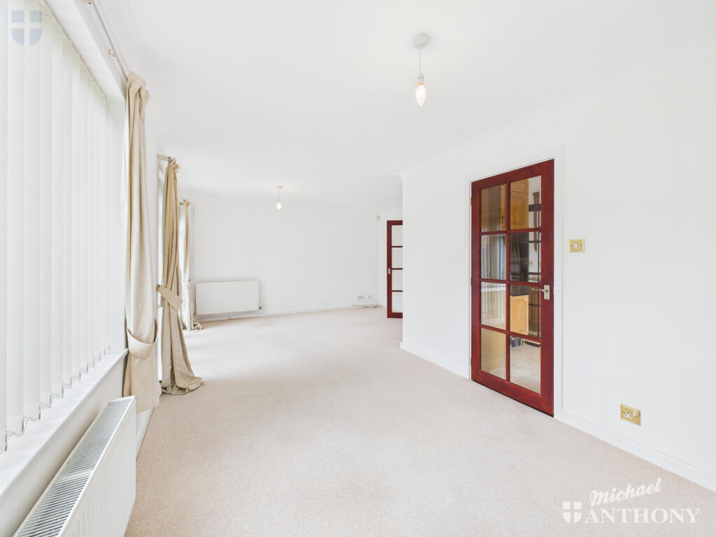 Corfe Close, Aylesbury photo 3