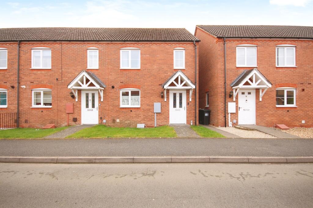 Main image of property: Swan Meadow, Warwick