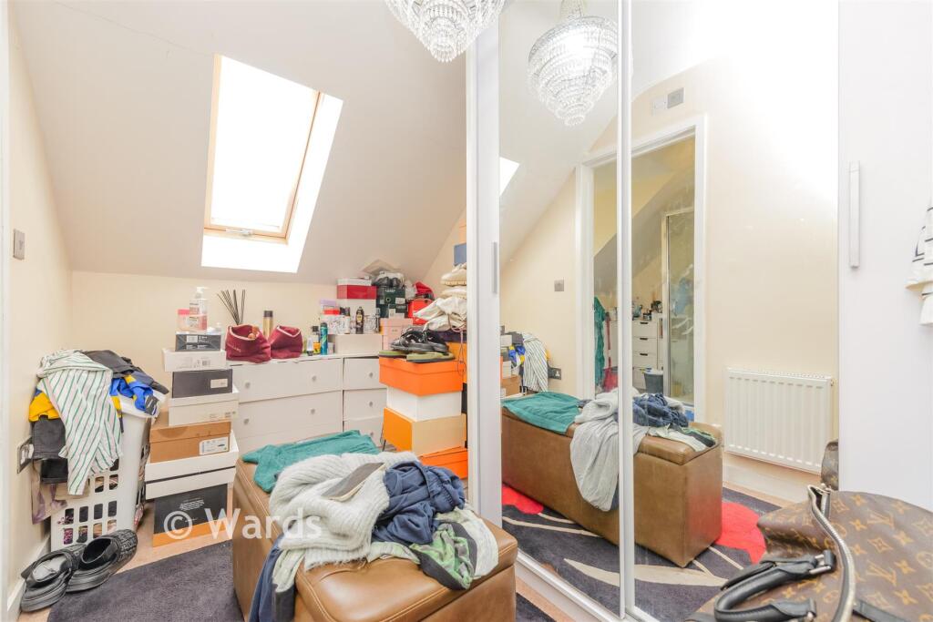 House in Chatham, Luton - More