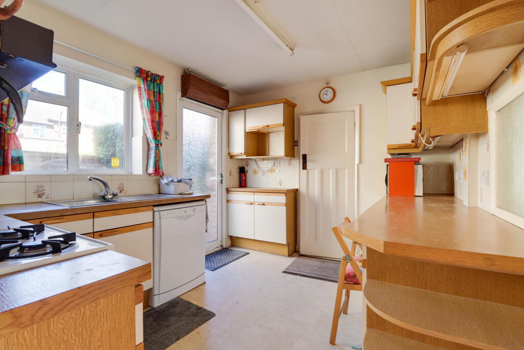 Additional image 8 of Barnfield Road, Harpenden, AL5