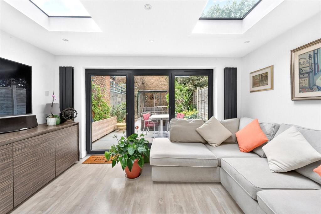 House in London - View 4
