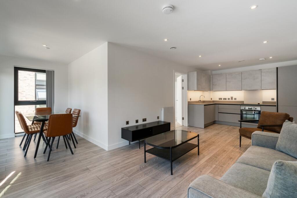 Apartment in Slough, Slough Trading Estate, Chalvey - View 5