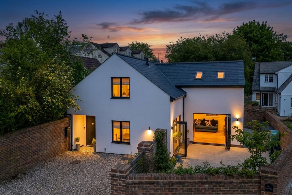 Main image of property: London Road, Newport, CB11