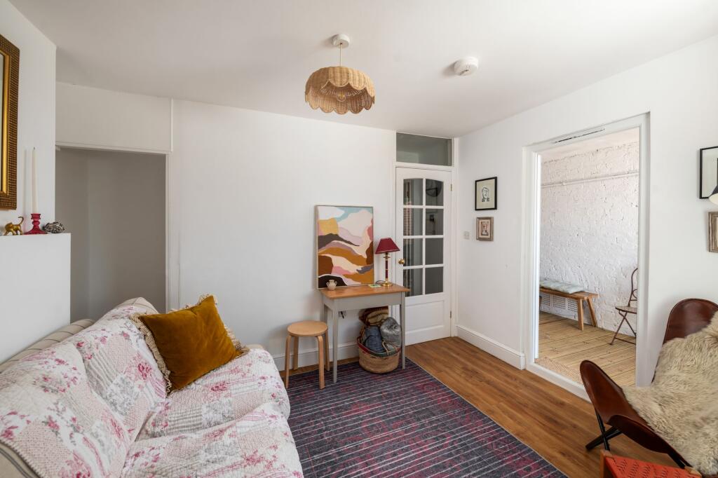 House in Redhill - View 5