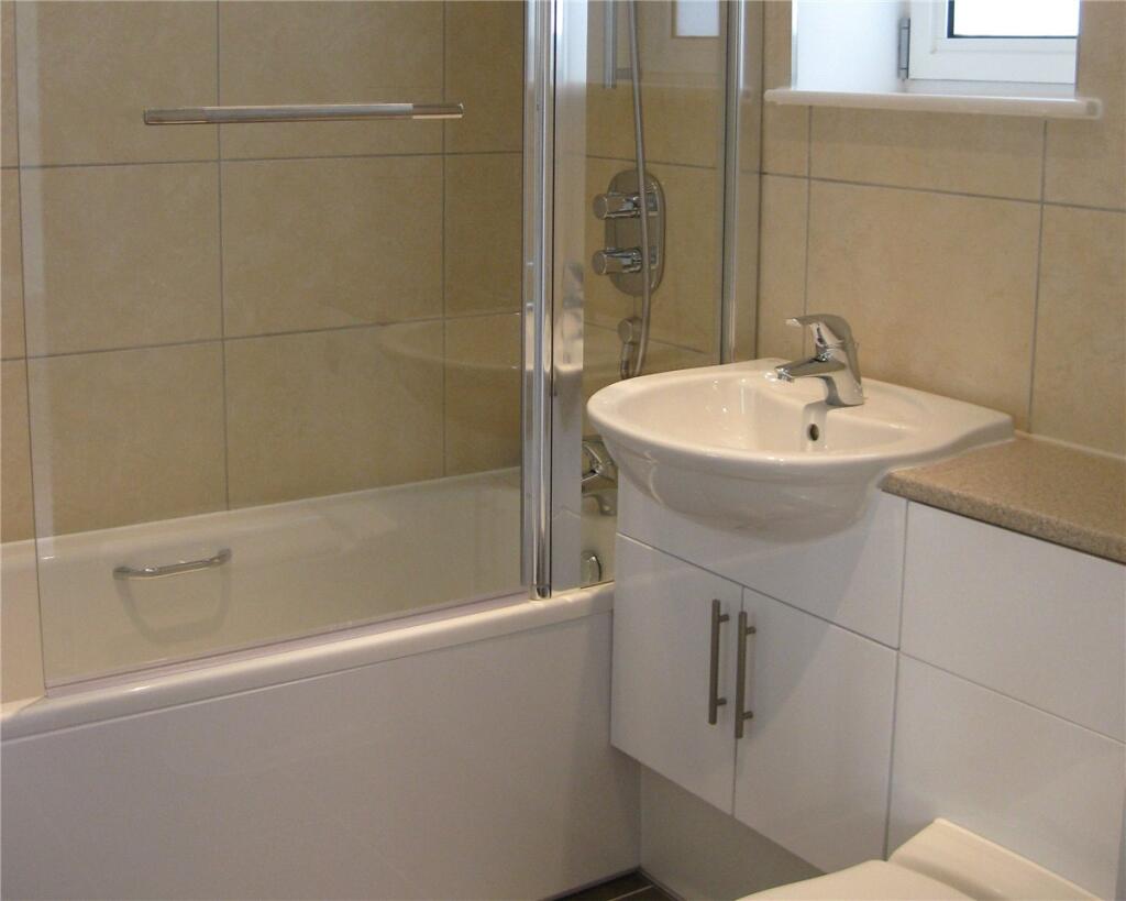 Apartment in Newbury, West Berkshire - View 5