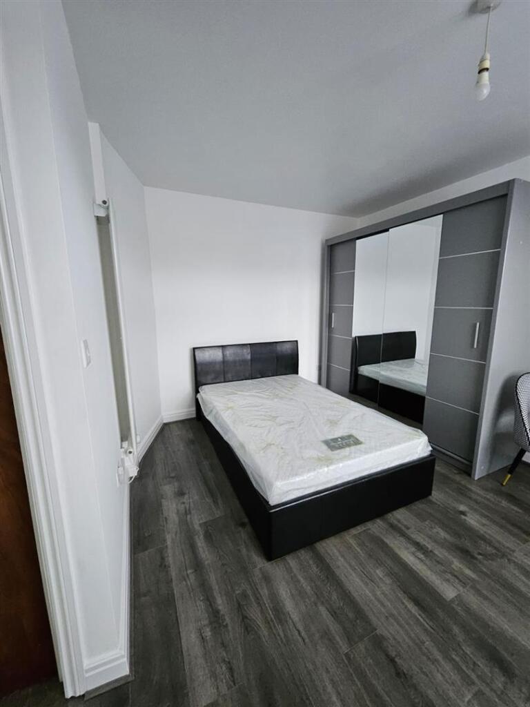 Main image of property: North Circular Road, London