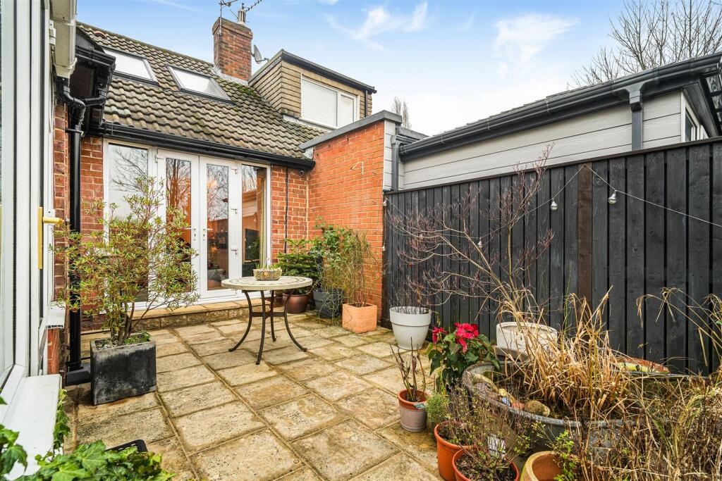 Additional image 34 of Hawthorn Crescent, Baildon, Shipley