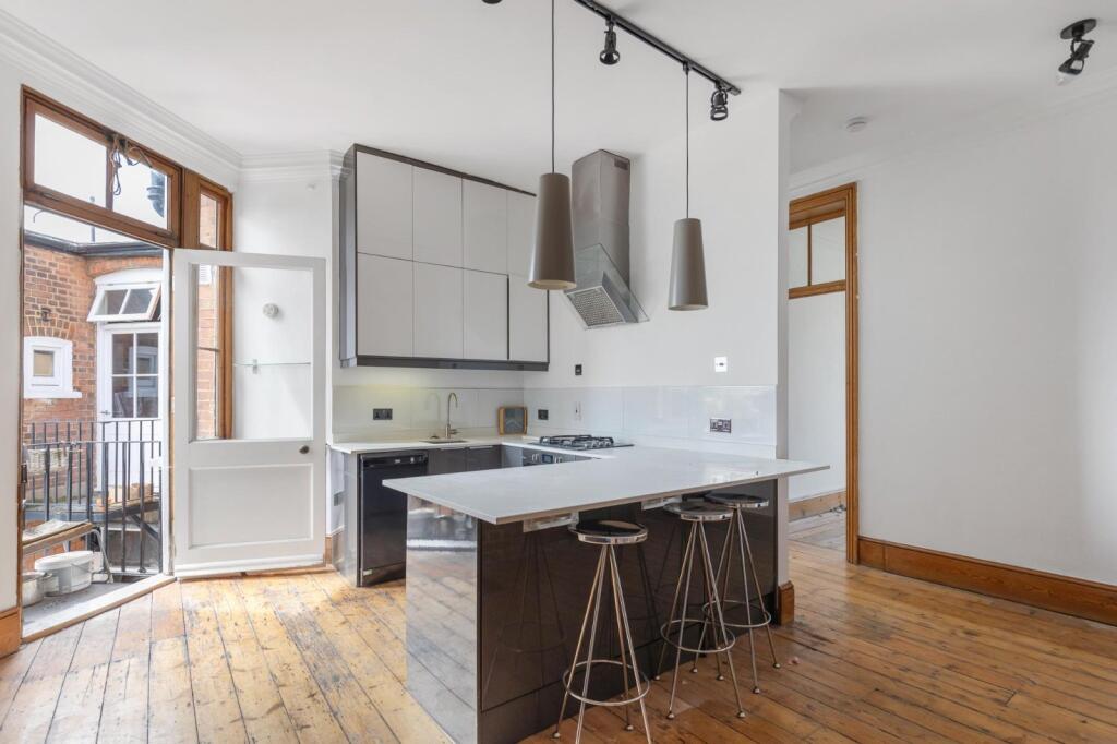 Main image of property: Kings Court Mansions,
721 Fulham Road, SW6