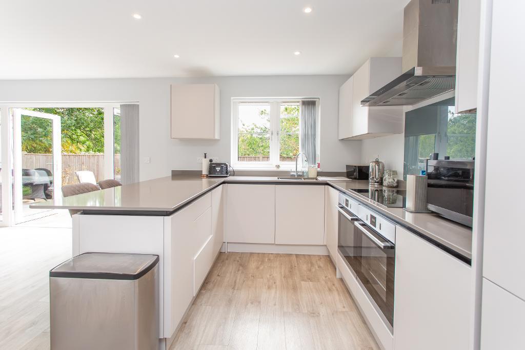 House in Wealden, Barretts Park, Heathfield and Waldron - More