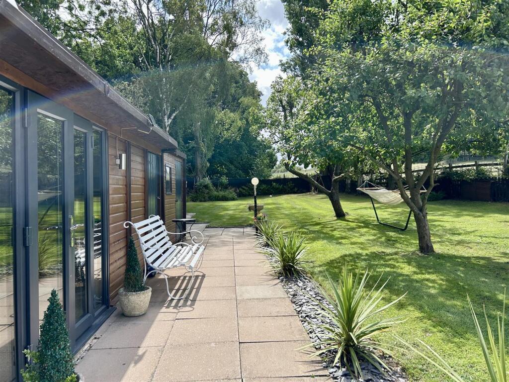 Additional image 33 of Manor Way, Halesowen