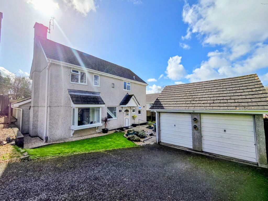 4-bed detached on Wood Park, Ivybridge, £460,000