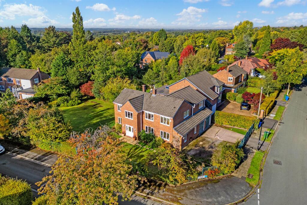 Dobb Hedge Close, Hale Barns, Altrincham photo 4