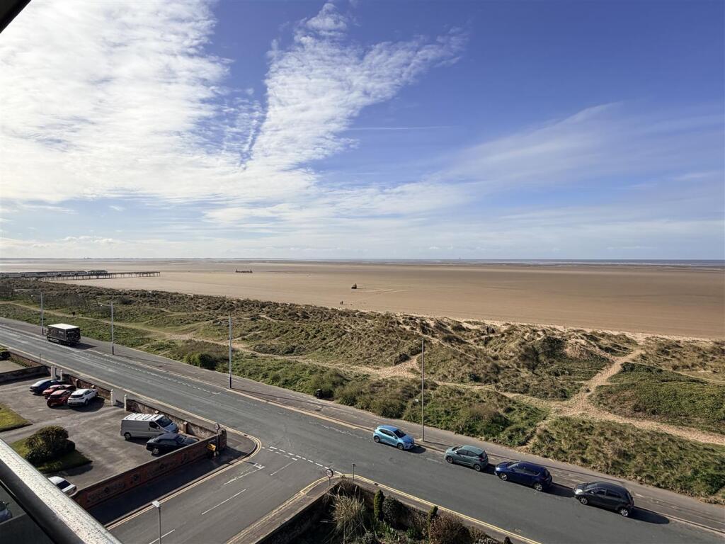 Royal Beach Court, North Promenade, Lytham St Annes photo 3