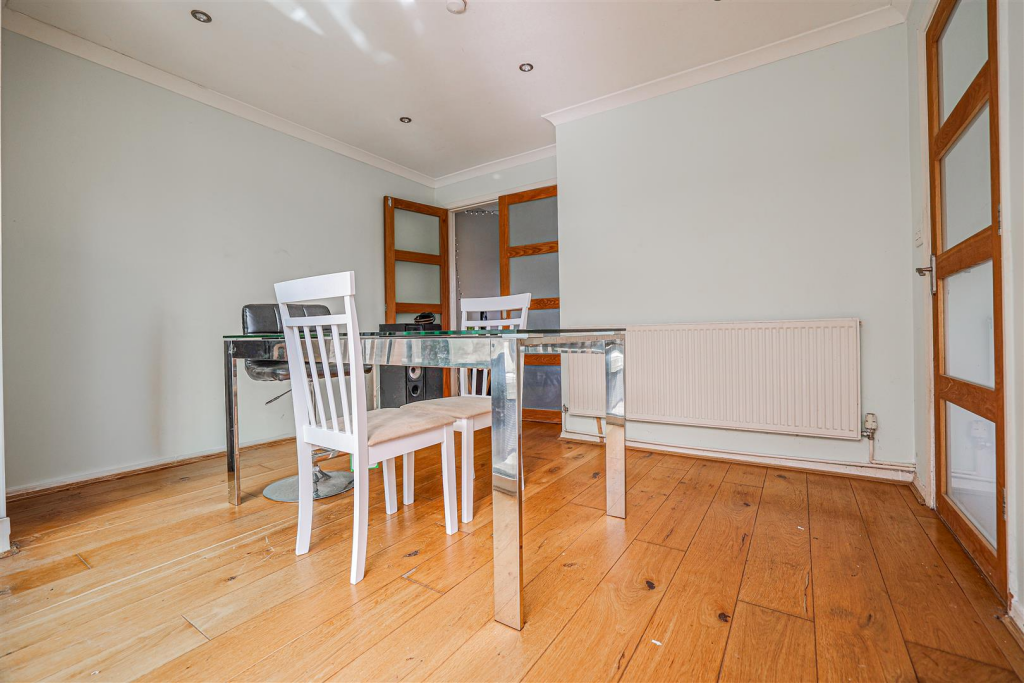 House in Dacorum, Hertfordshire - View 4