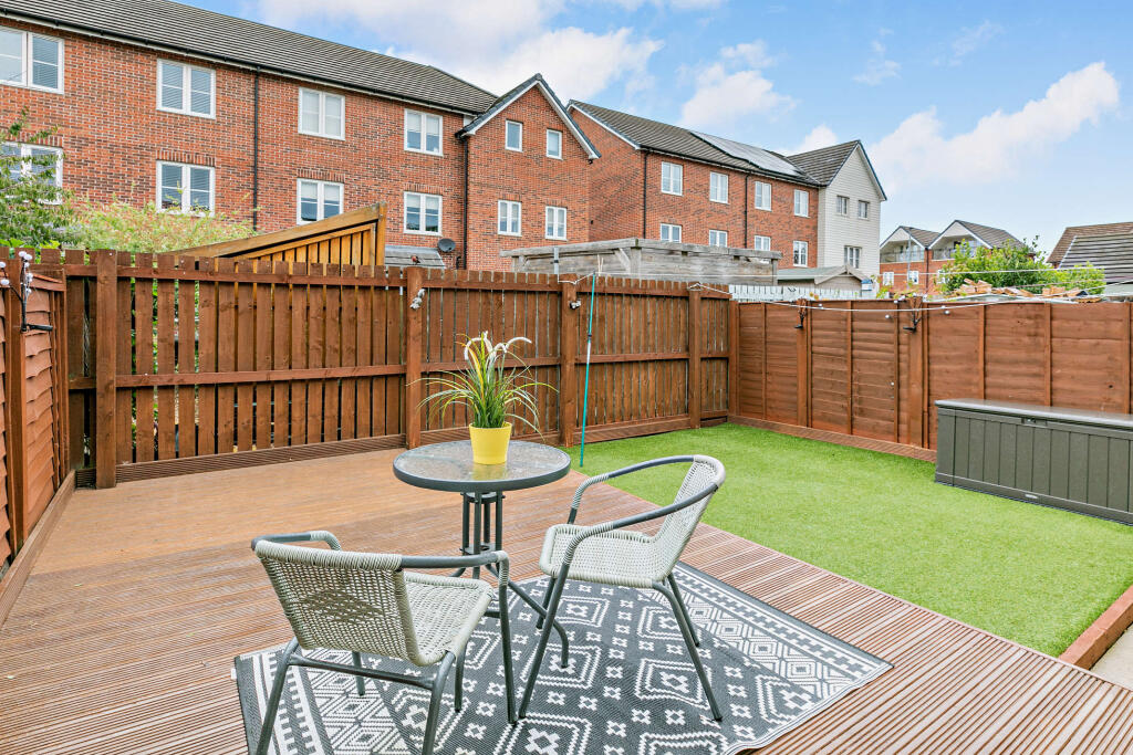 Aston Close, Castleford, Wakefield photo 3