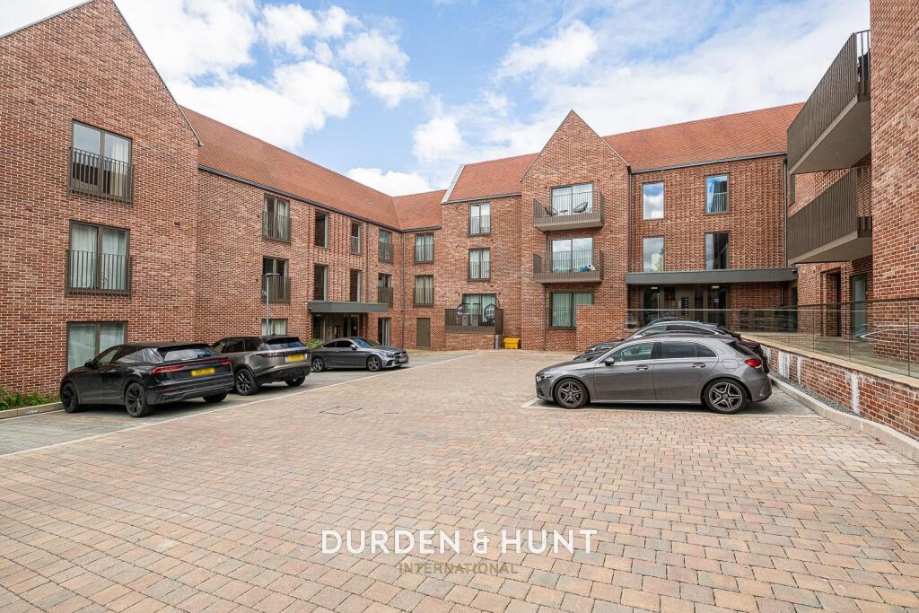 Main image of property: Chelmsford Road, Brentwood, CM15