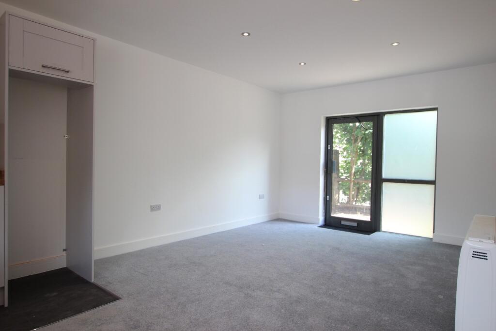 Apartment in Worcester - View 4