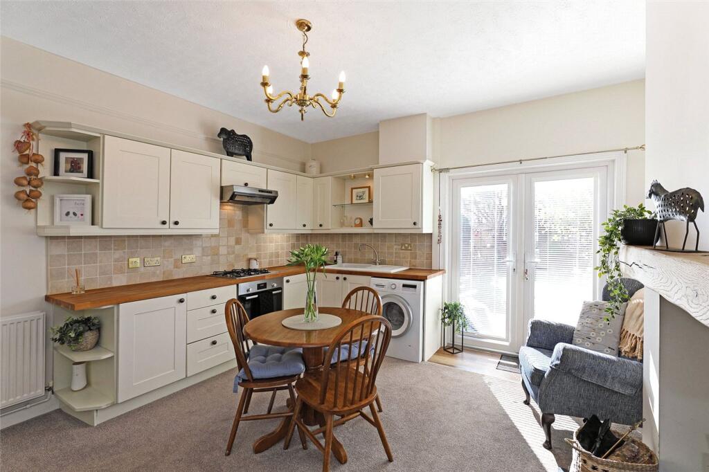 House in Wakefield - View 4