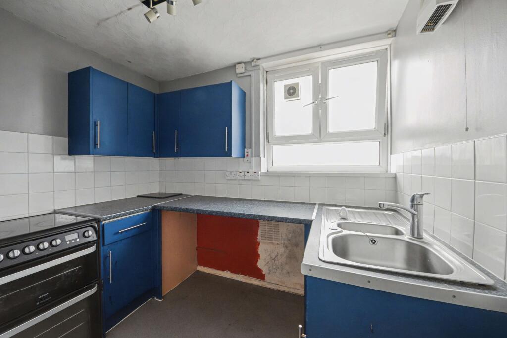 Apartment in Enfield - View 5