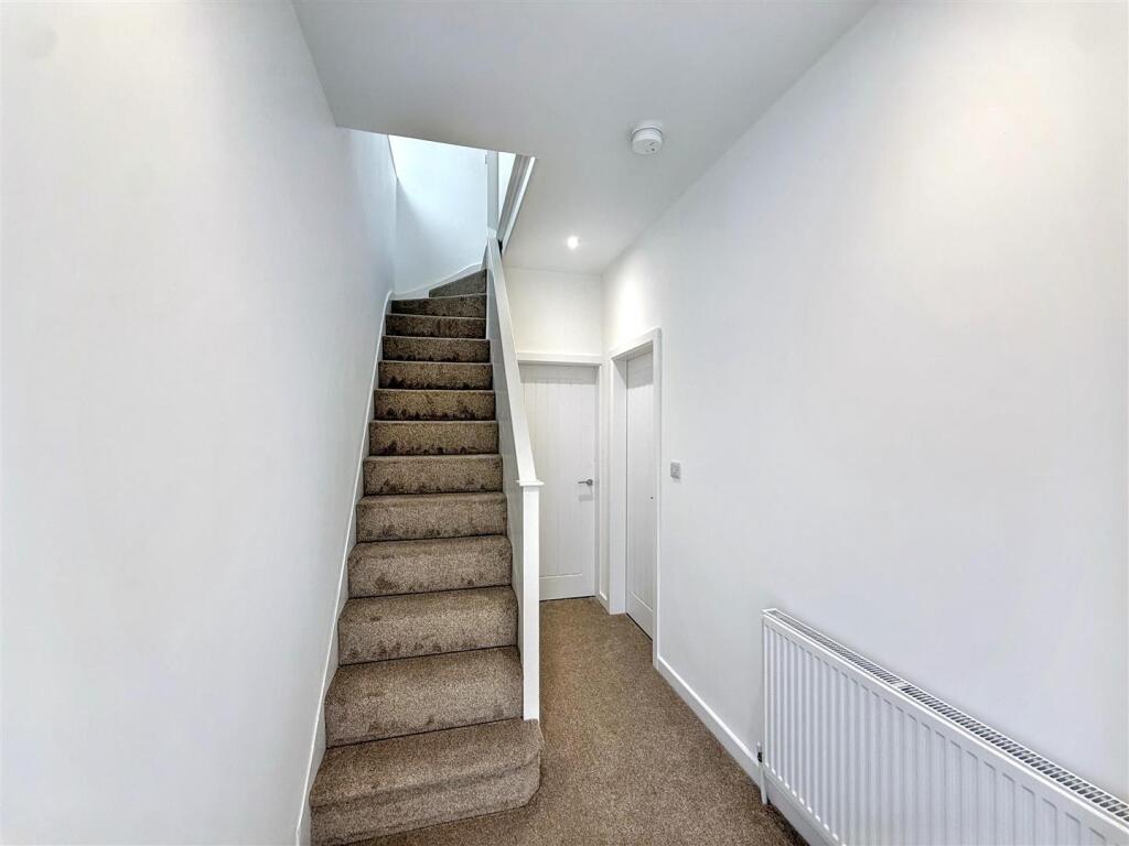 Hull Road, Anlaby Common, Hull photo 2