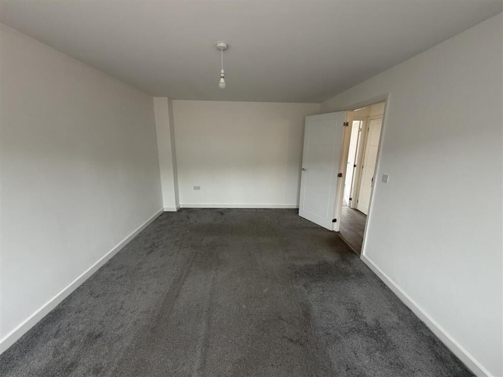 House in Ipswich - View 5