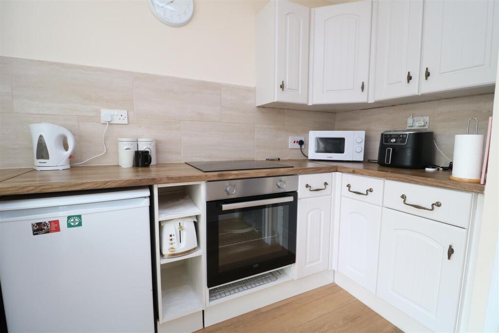 House in Westbury, Leigh Park - More