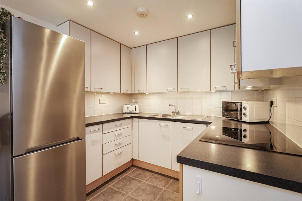 Apartment in London - View 3