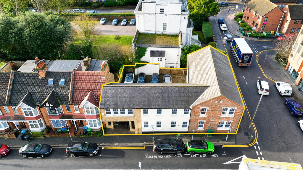 Main image of property: 23 King Street, Watford, WD18 0BJ