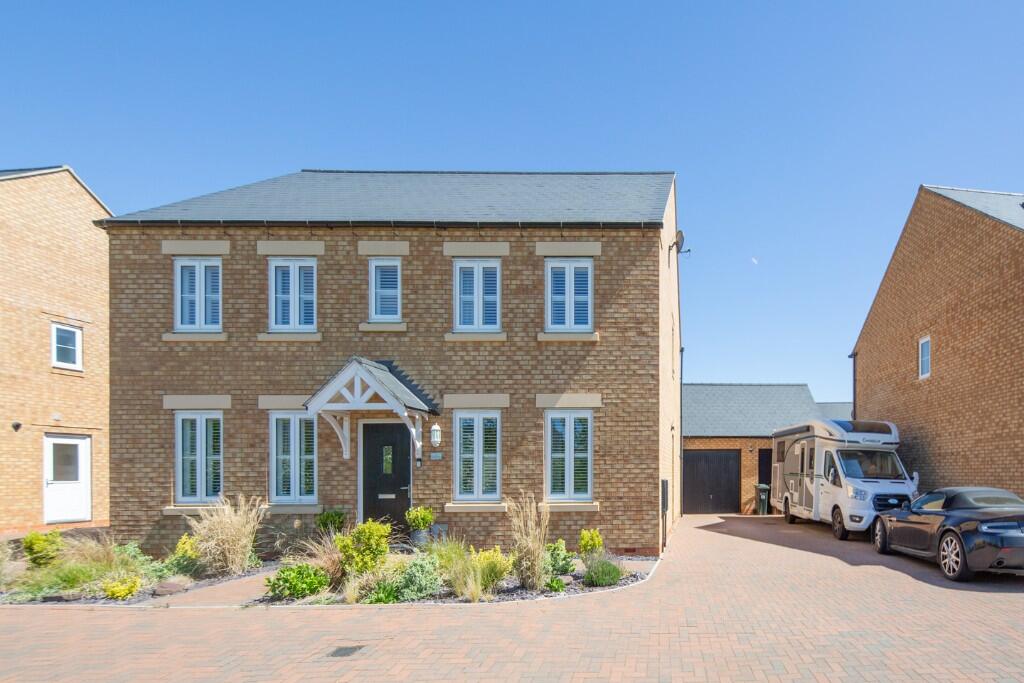 Main image of property: Hardmead, Bicester, Oxfordshire, OX26