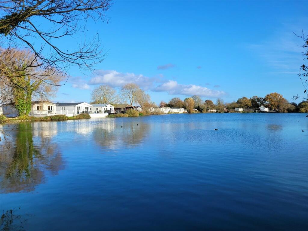 3-bed caravan on Atlas Heritage, Lakeside Holiday Park, Chichester, PO20, £84,995