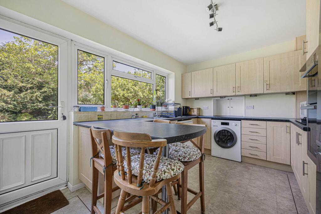 House in Reading, Lower Earley, Earley - View 3
