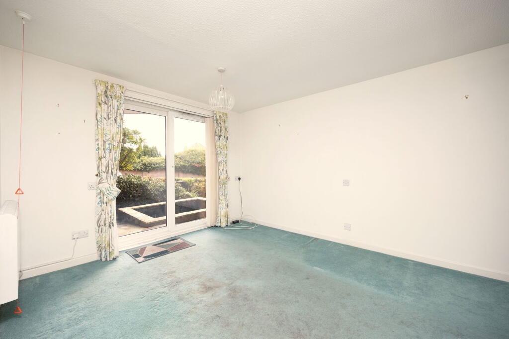 Chantry Court, Devizes, Wiltshire, SN10 1BH photo 3