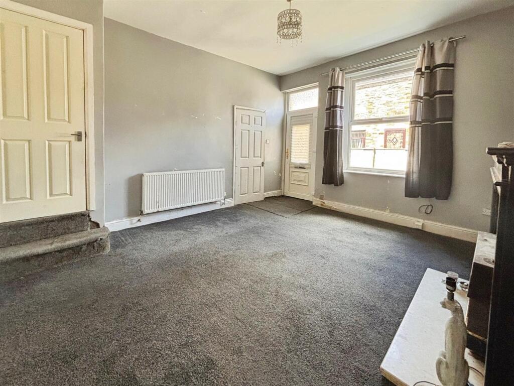 House in Bradford, Trident - View 4