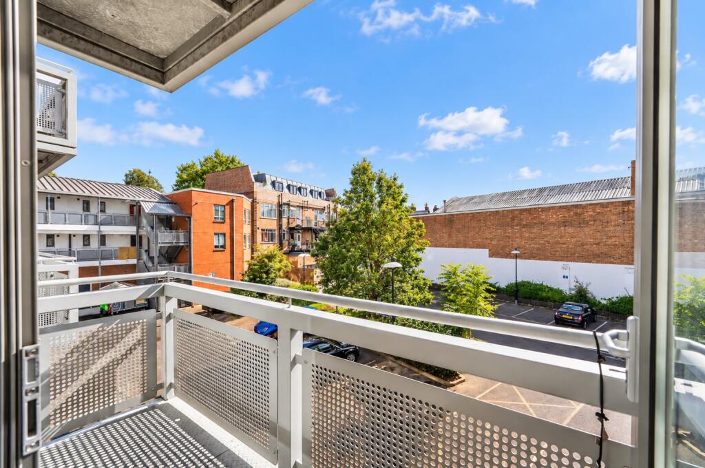 Apartment in London - View 5