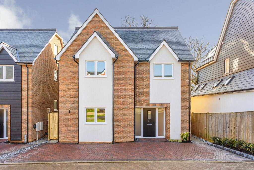 Main image of property: Town Wood Close, Lindfield, Haywards Heath