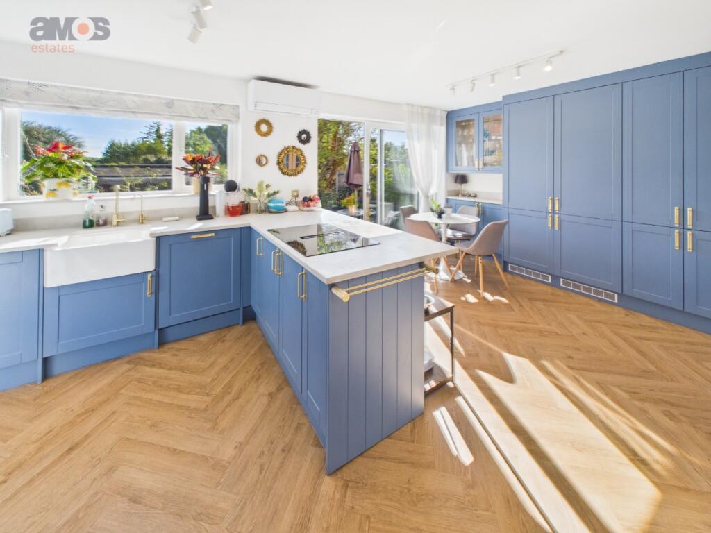 House in Rochford, Rayleigh - View 2