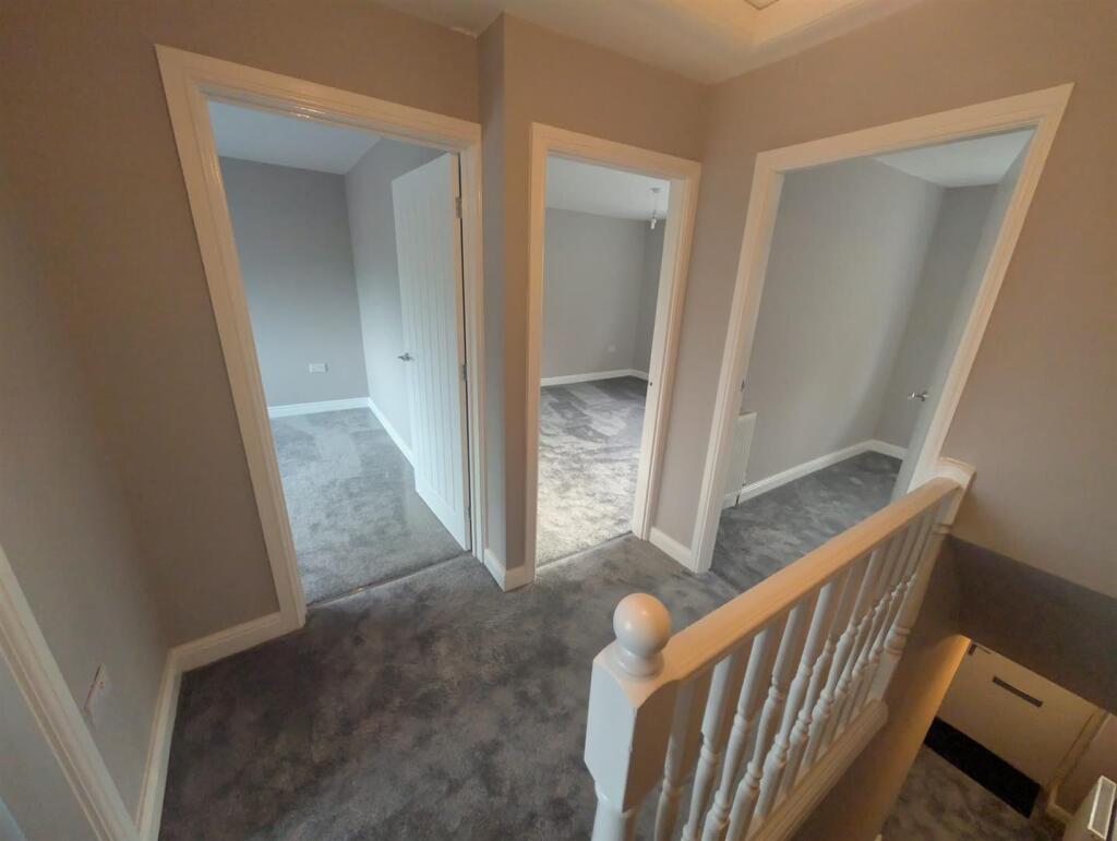 House in Hull - View 4