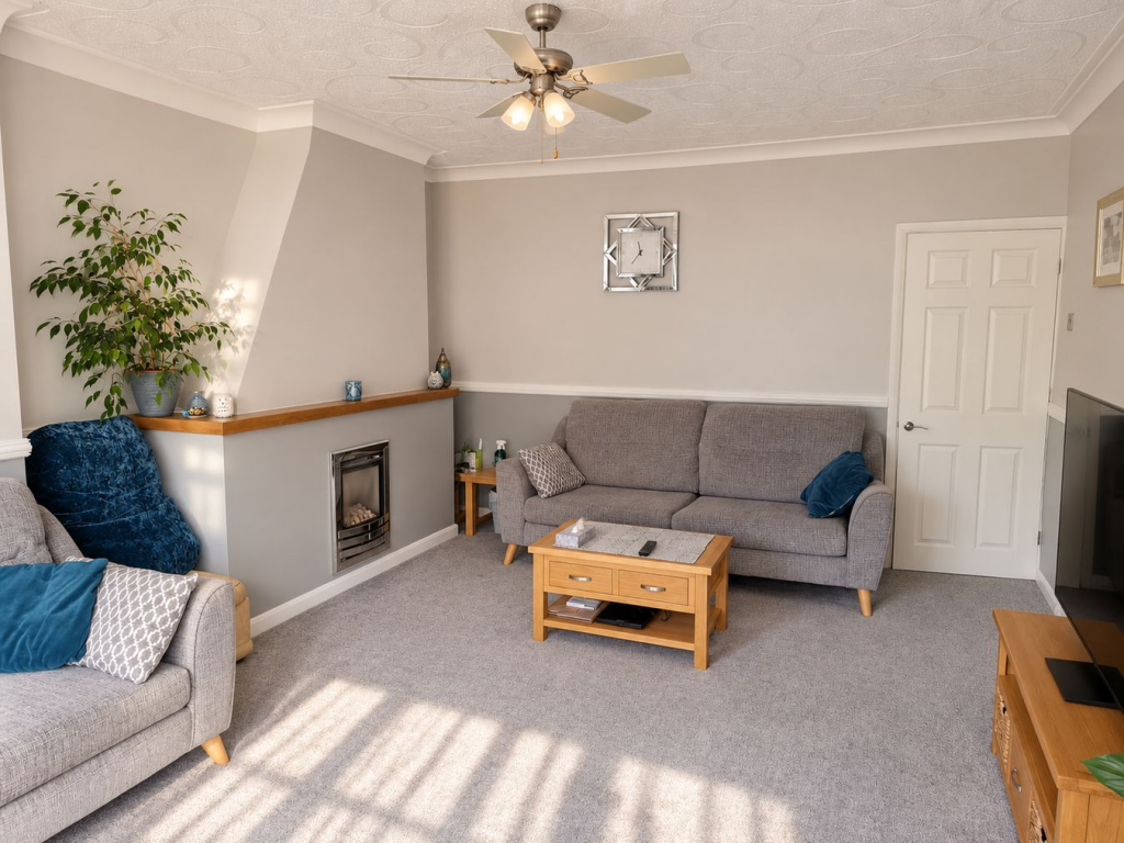 House in Birmingham, West Midlands - More