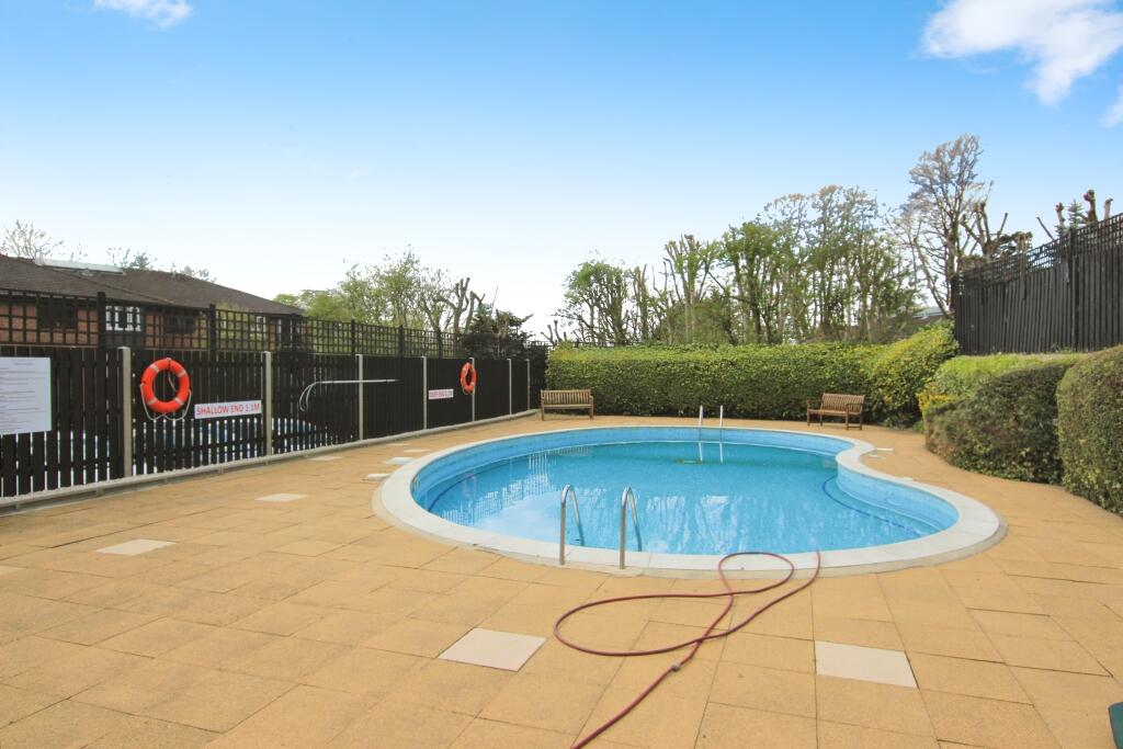 Apartment in Croydon - View 2
