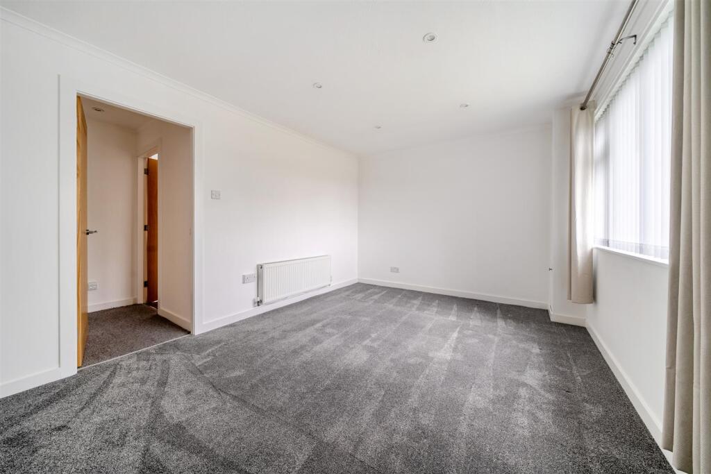 Apartment in Devizes, Wiltshire - View 5
