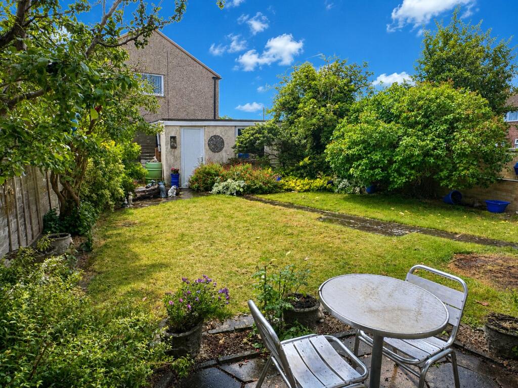 Weyhill Close, Swindon, SN3 - View 2