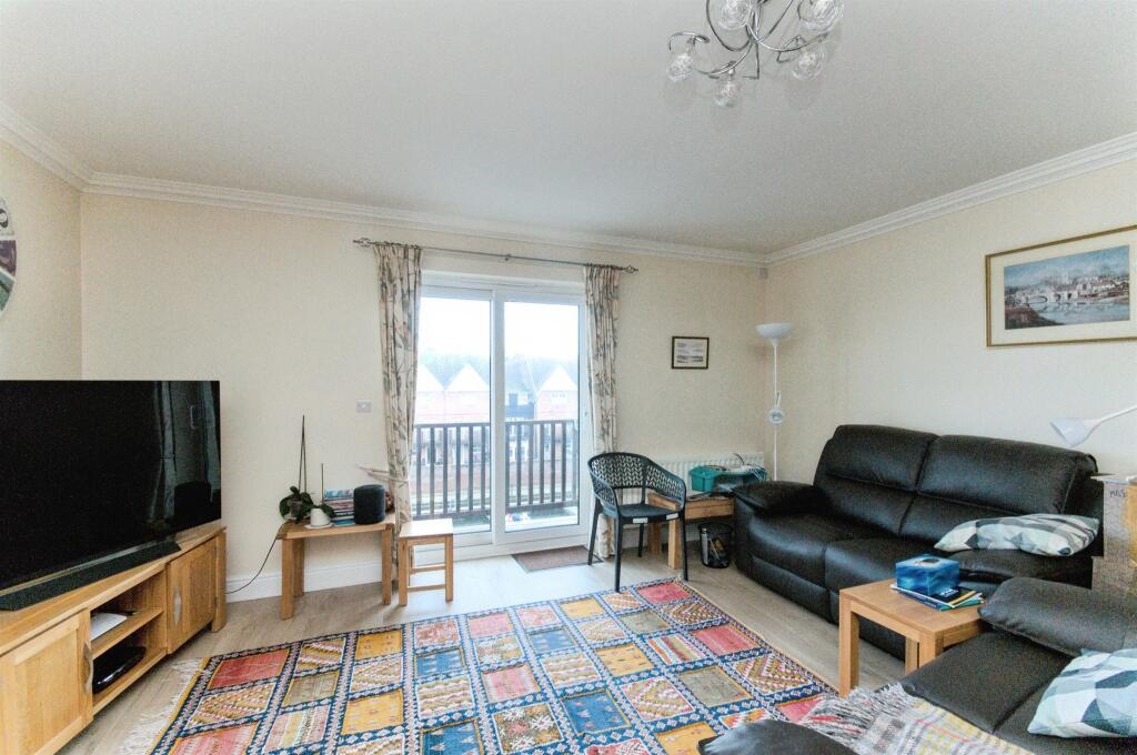Apartment in Eastbourne, East Sussex - View 5