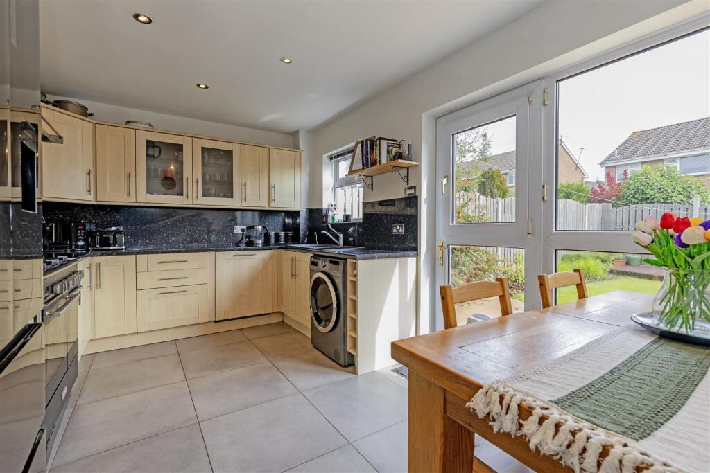 Butterton Drive, Chesterfield photo 4