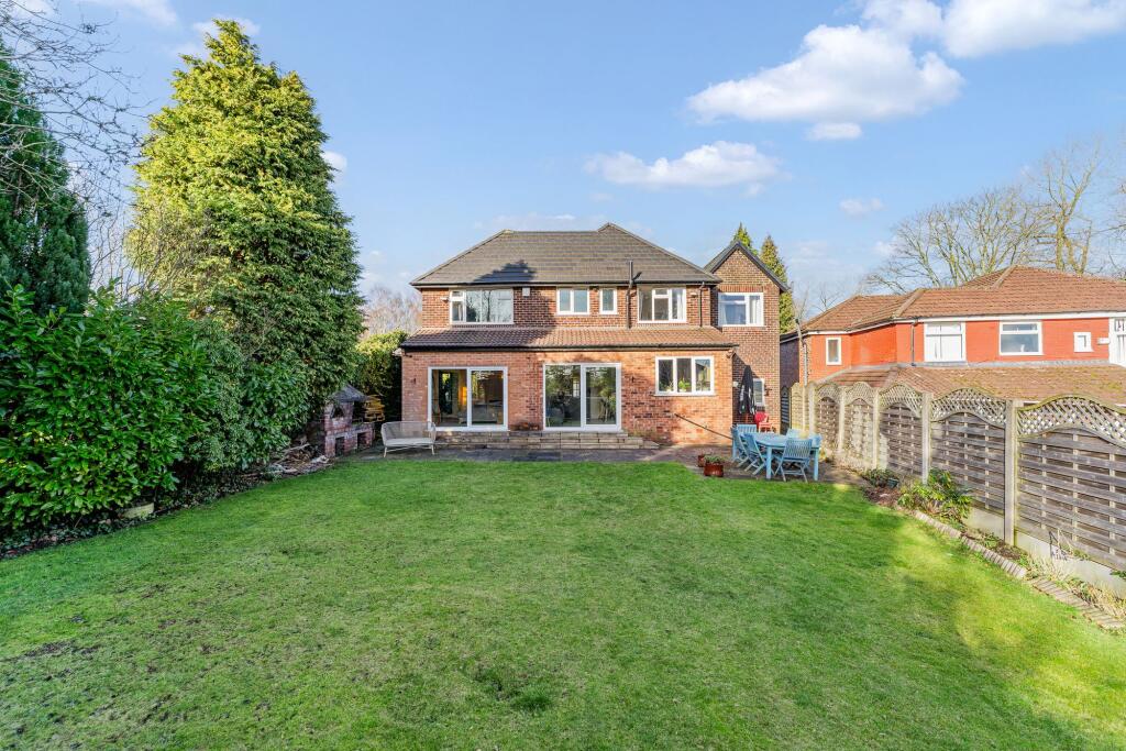 24, Sheepfoot Lane, Prestwich, M25 | 4-Bedroom Detached Home, Moments From Heaton Park photo 4