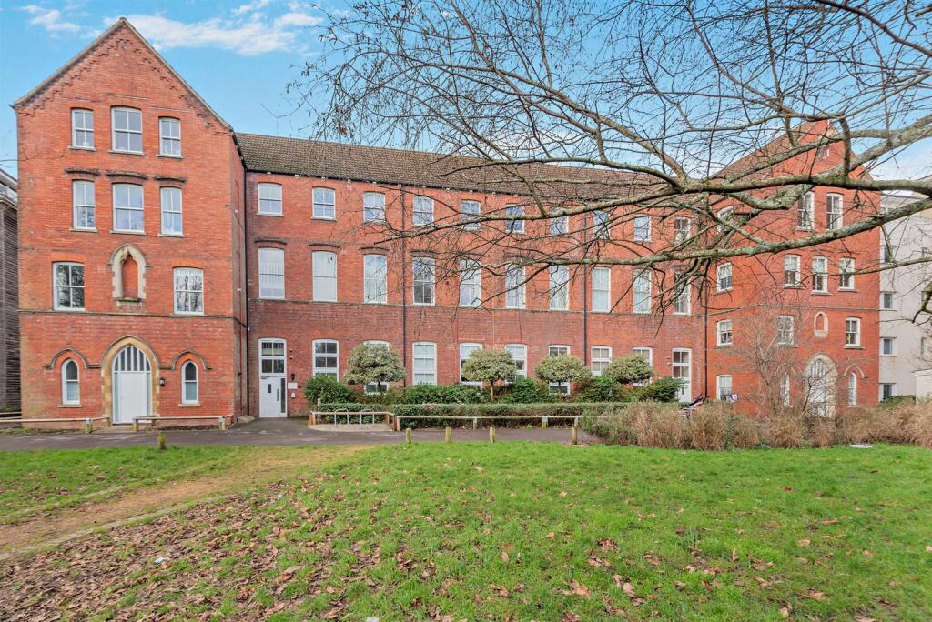 Main image of property: James Weld Close, Southampton