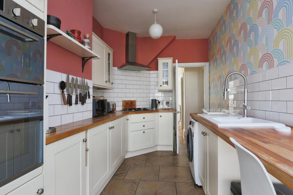 House in Hull, Kingston upon Hull - View 4